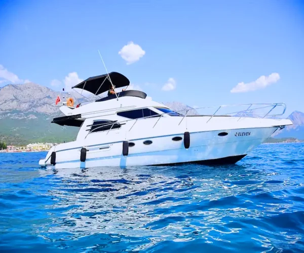 Морские прогулки на — VIP Яхте в Кемере