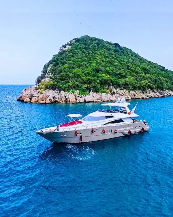 Морская прогулка вдоль побережья Анталии