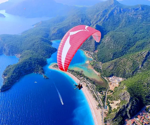 Параглайдинг — в Олюденизе с яркими эмоциями