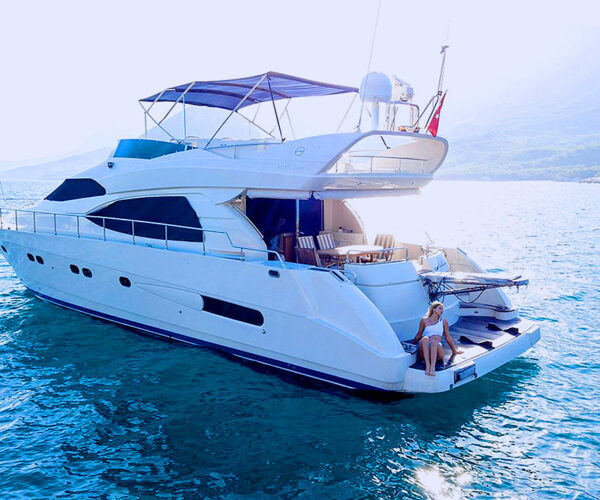 Морские прогулки — на VIP Яхте в Анталии