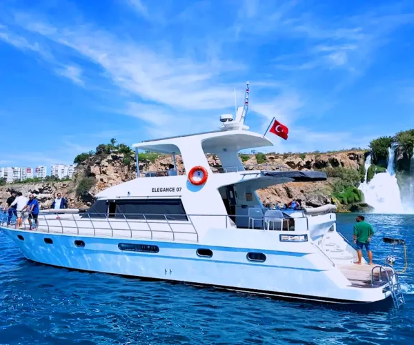 Морские прогулки — в Анталии для всей компании