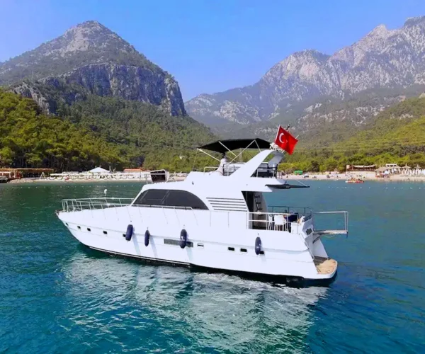 Прогулки на Яхте — в Анталии для всей семьи