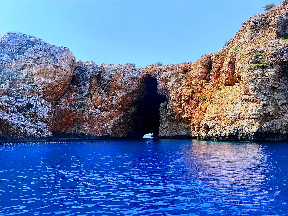 Морская пещера на Турецких Мальдивах